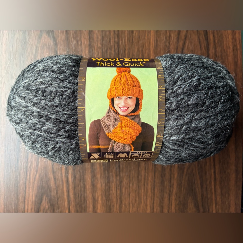 Lion Brand Wool-Ease Yarn Thick and Quick in Charcoal ✨🦁🧶✨